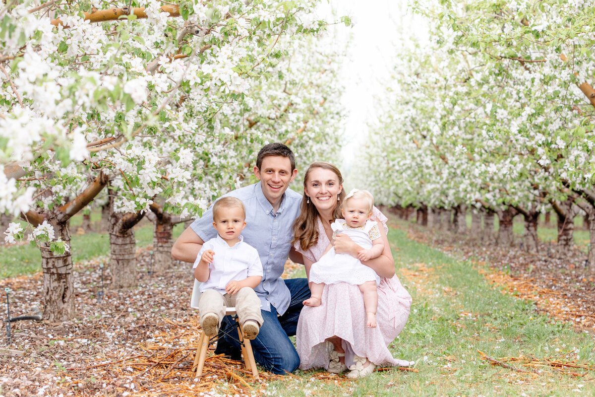 Utah-County-UT-Cherry-Blossom-Spring-Mini-Session-Magnolia-and-Grace-Photography-Co-MS# (1)-11