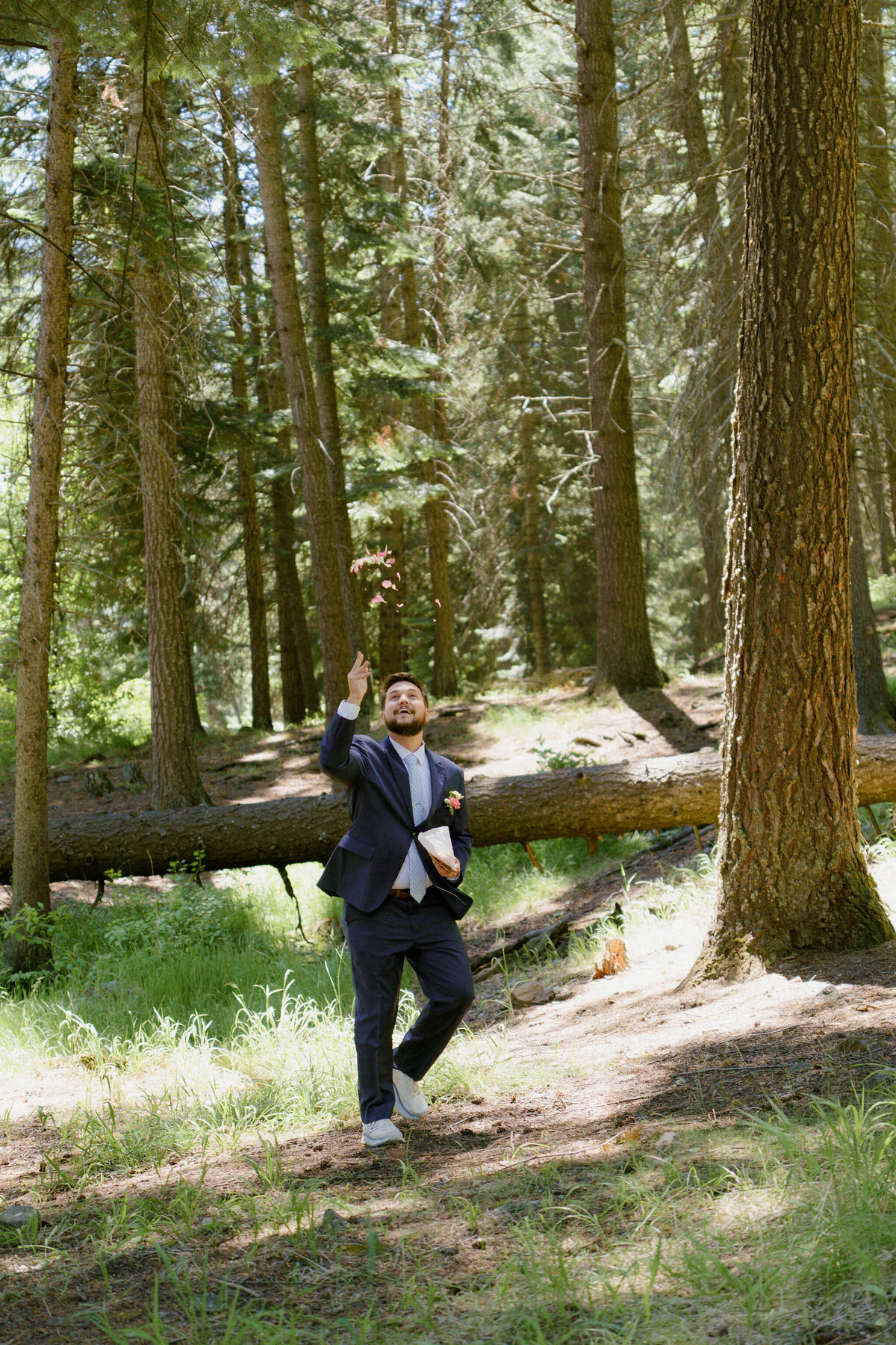 Ceremony_Brenda&JanieElopementPhotos_OregonWeddingPhotographer_KuroCreativeHouse-5