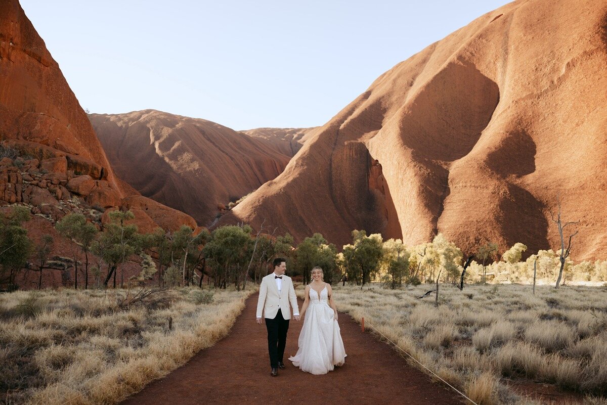 Micro-wedding-Uluru-Elope