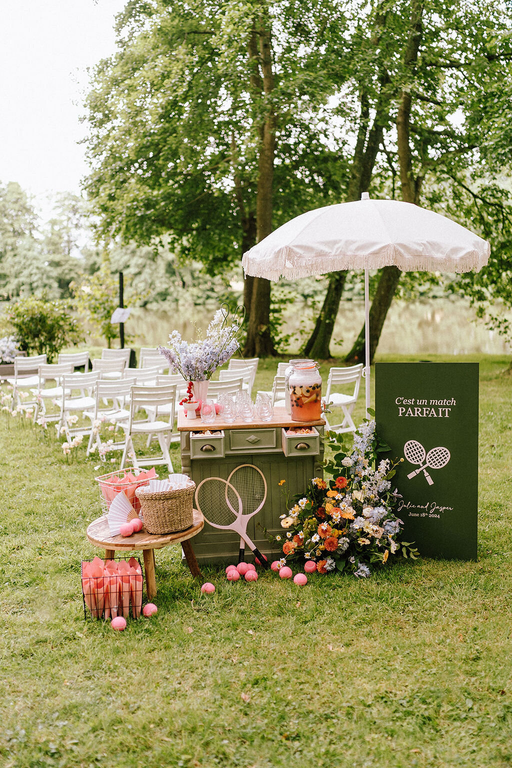 ceremonie-de-mariage-exterieur-elegante-et-coloree1
