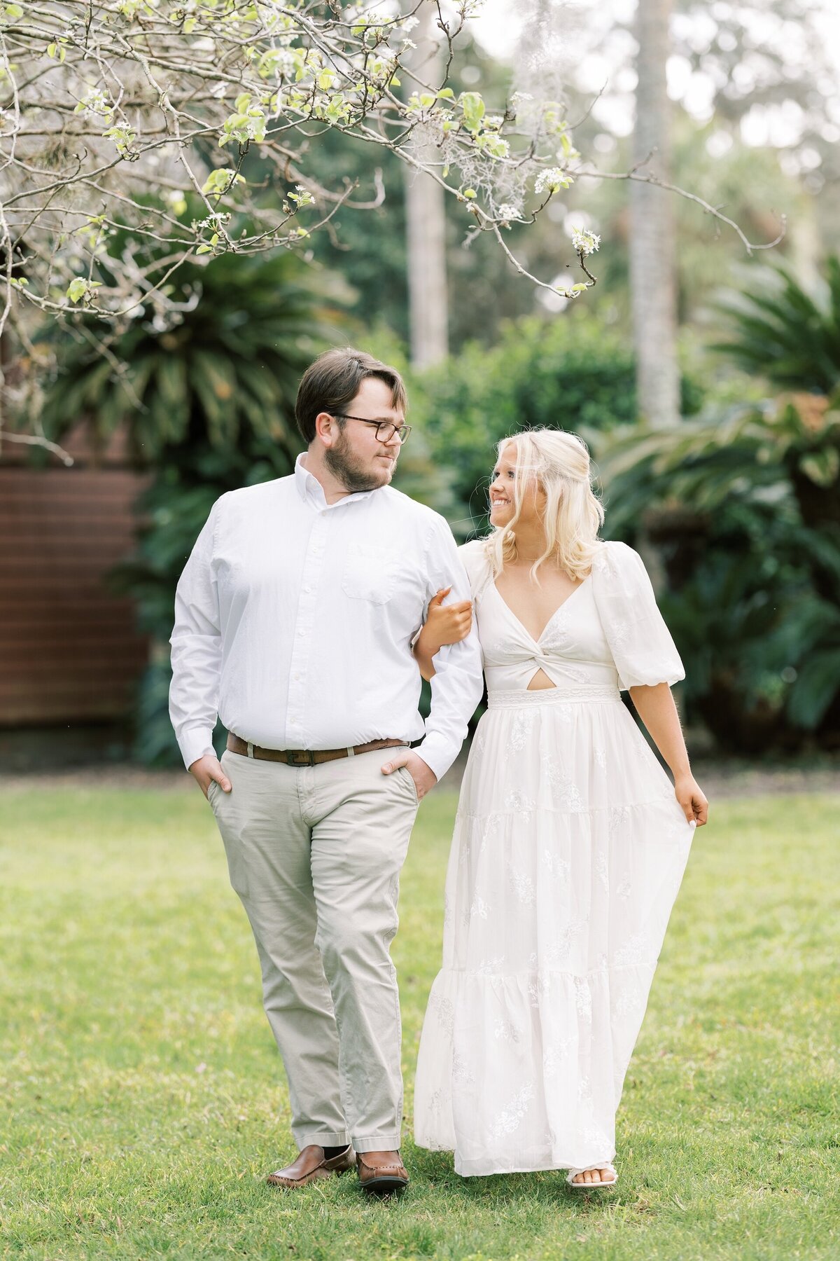 timeless-white-themed-georgia-engagement-photography-3