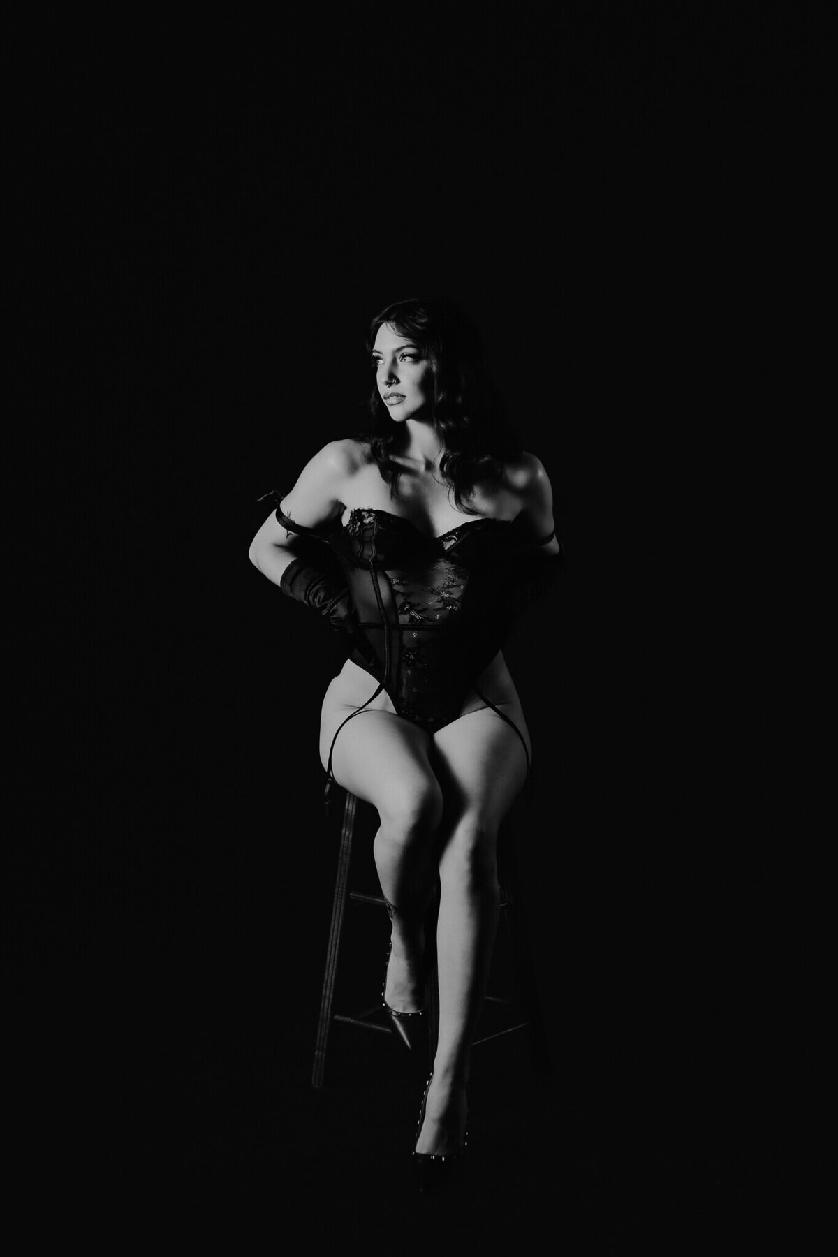 Traveling Boudoir Photographer, Local Boudoir Photographer, Boudoir Photographers Near Me, Boudoir Photographers on The West Coast,  Body Positive Photography, Classy Boudoir Photoshoot, classic boudoir look, Artist boudoir photographer