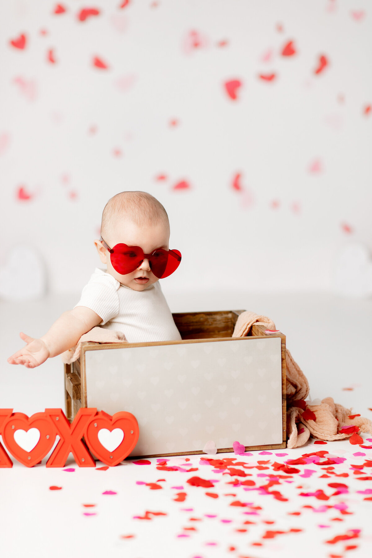 best NWA cake smash photographer, NW Arkansas baby portraits, baby photography NW Arkansas, baby photographer near me Fayetteville AR