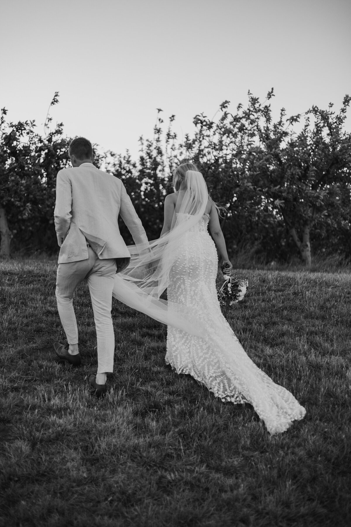 WEDDING ORANGE FULLER BORRODELL32