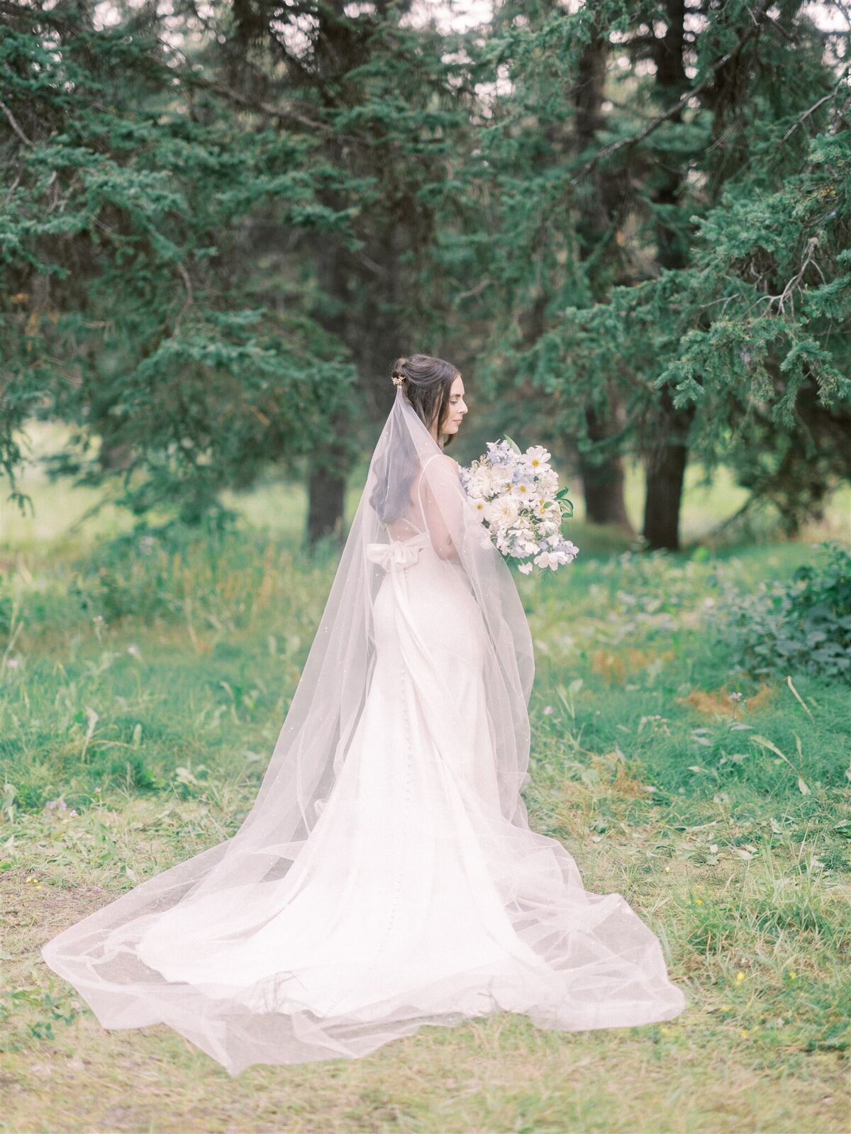 calgary-wedding-photographers-nicole-sarah-fairmont-chateau-lake-louise-AC-384_websize