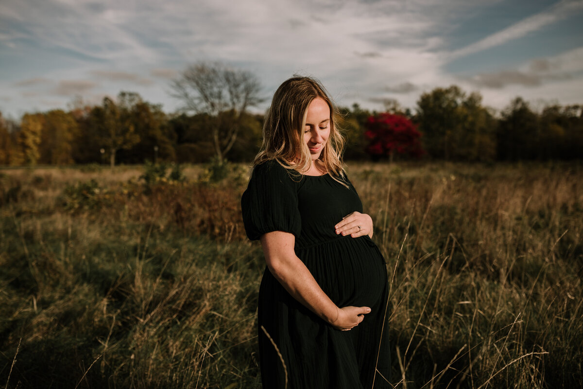 haley-maternity-fall-autumn-niagara-beach-photography-6