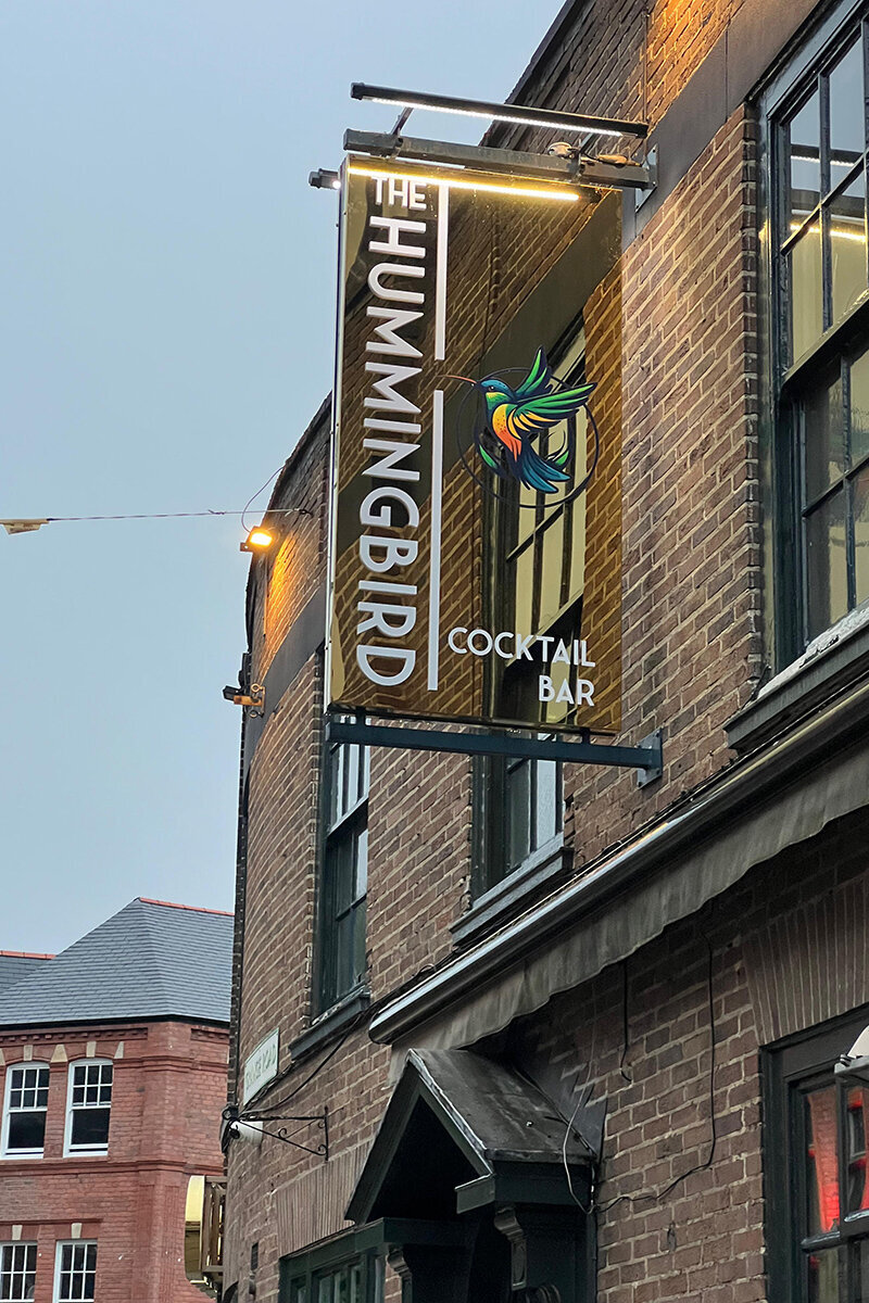 ellis-signs-gold-stainless-steel-projecting-sign-newcastle-gateshead-north-east