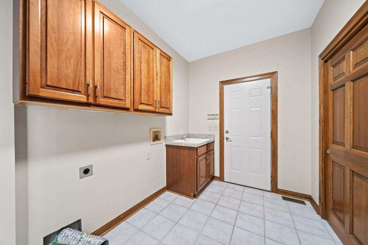 76-web-or-mls-A7407562