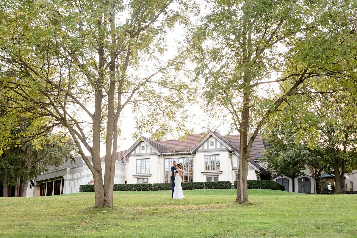 Romantic Windermere Manor Wedding | Dylan and Sandra Photography 123