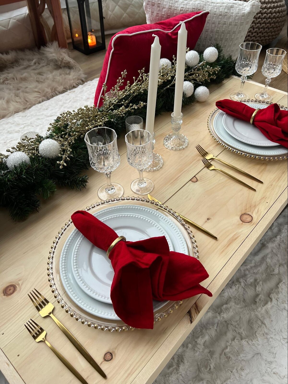 airbnb-red-decor-23