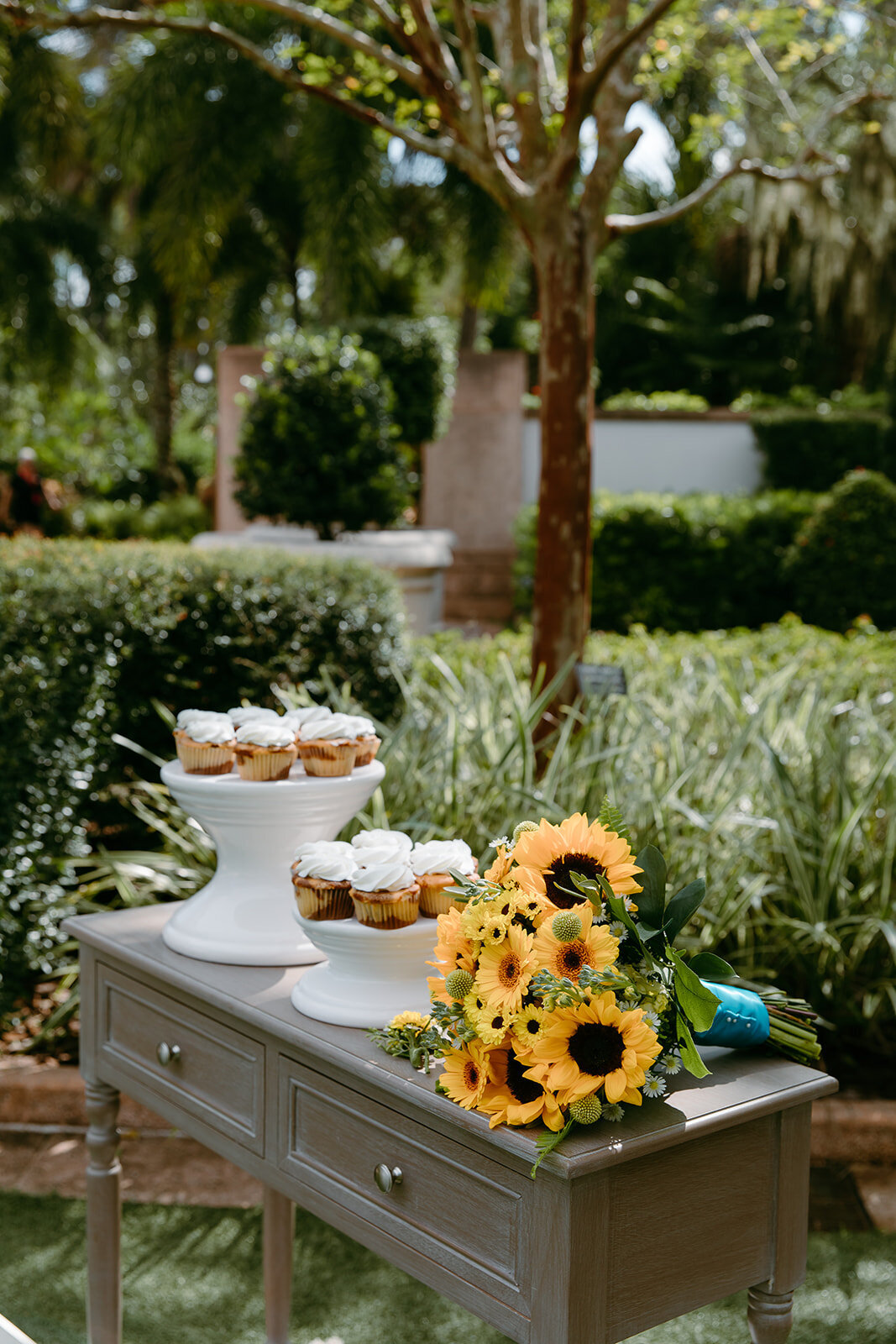 Jessica-Cruz-Photo-Elopement-Florida-Botanical-Gardens-Chantilly-Chic-15