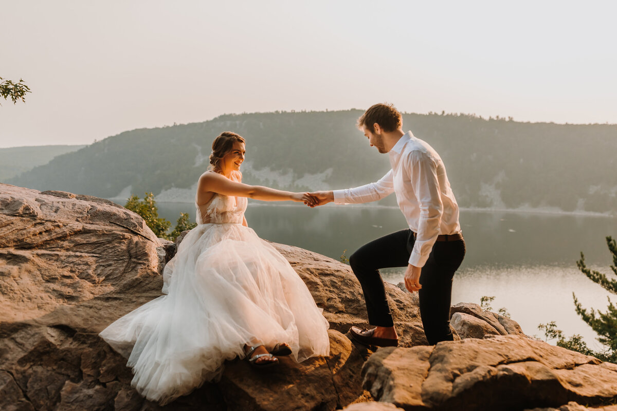 Lumiere Photography Ingrid Sievers Eau Claire Wedding Lifestyle Seniors Senior Engagement Engagements Weddings Photographer Chippewa Falls Wisconsin Boho Bohemian Moody Styled Style13