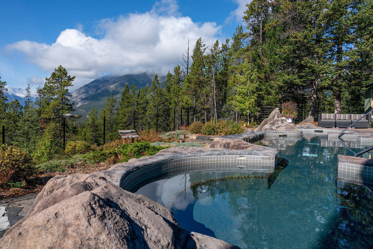 BANFF LODGING CO 13