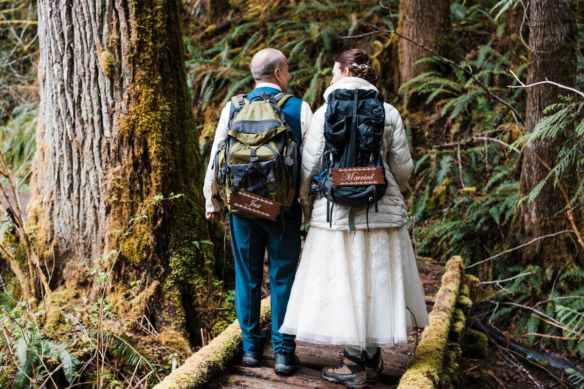 hiking-elopement-amy-galbraith