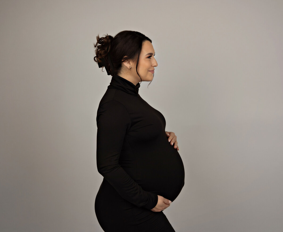maternity photography session photo shoot modern best san antonio texas photograhers client closet 