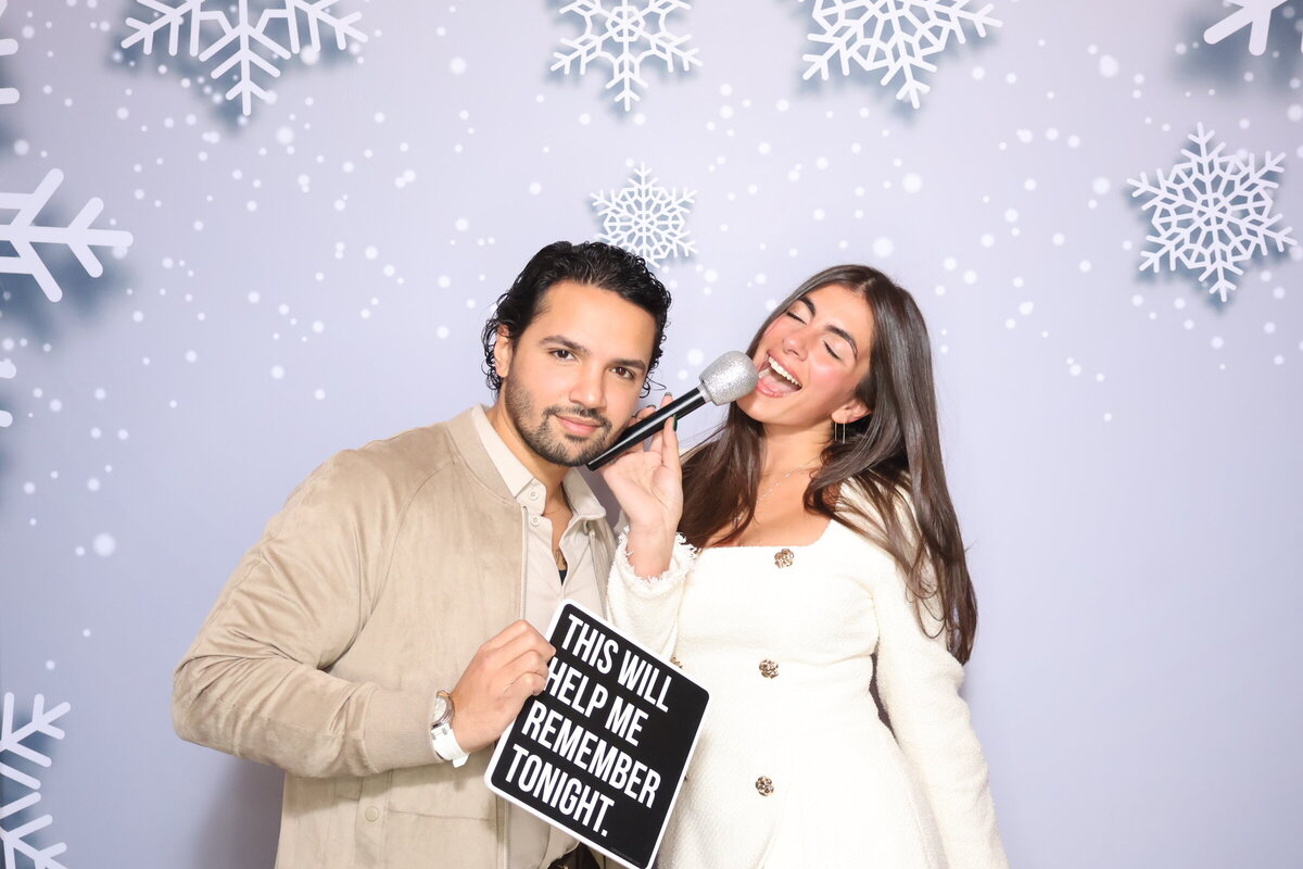 holiday-party-open-air-photo-booth-in-chester-county-pa