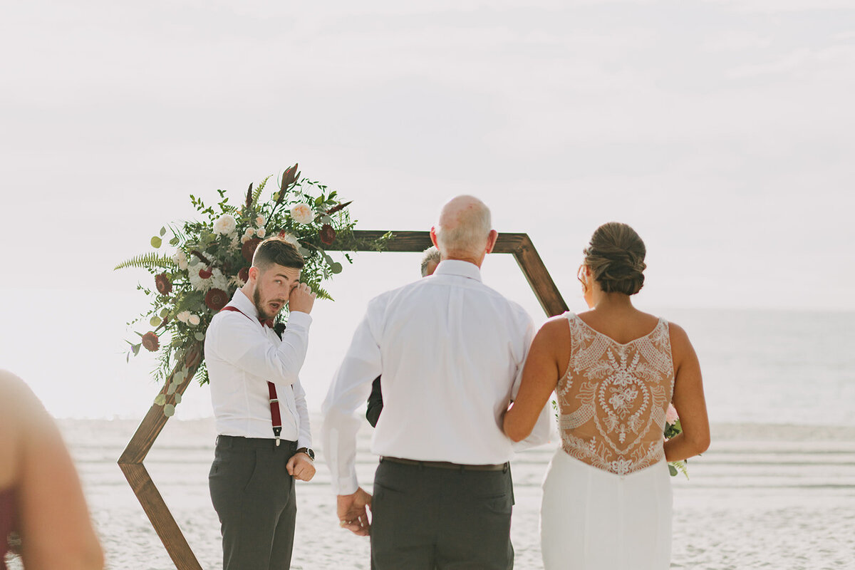 amber-mcwhorter-photo-florida-elopement-lions-club-treasure-island-chantilly-chic-celebrations-3