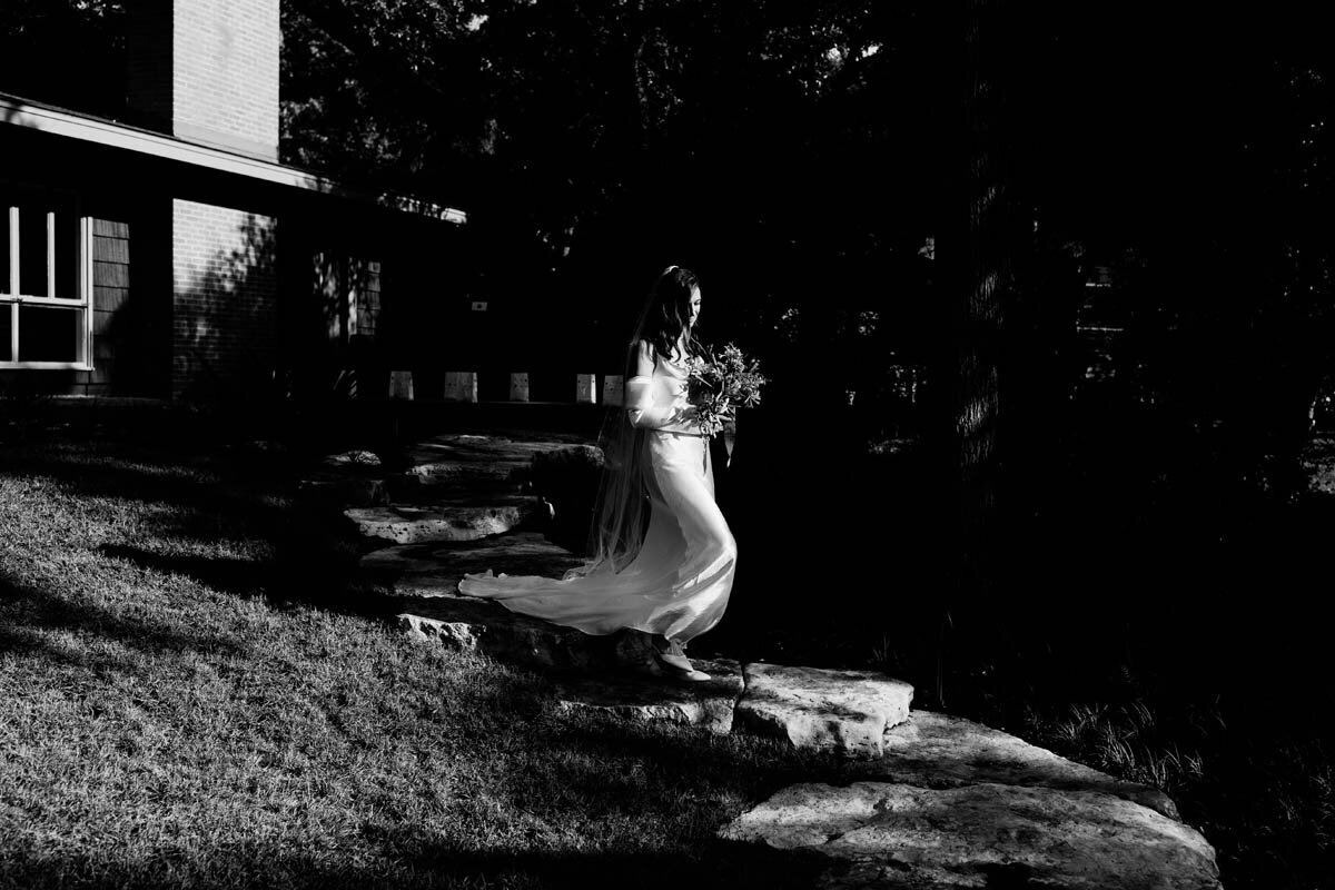 bride-descending-stairs-ceremony
