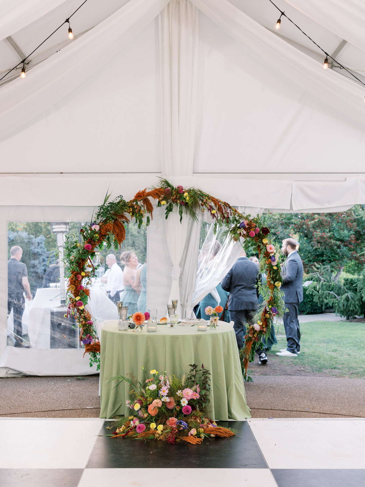 pittsburgh-wedding-photographer-phipps-botanic-gardens-conservatory-wedding-outdoor-lgbtq-luxury-photography-light-and-airy65