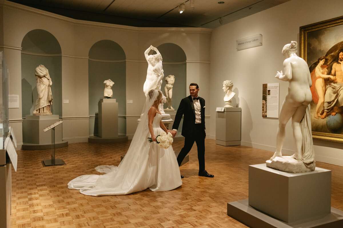 AveryPhillipsPhoto-Morgan+Dominic-DetroitInstituteofArtsWedding-140