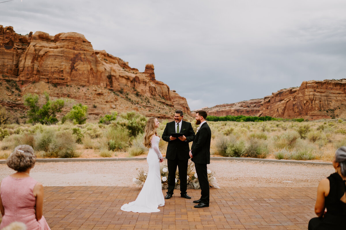 red-earth-moab-utah-wedding1026