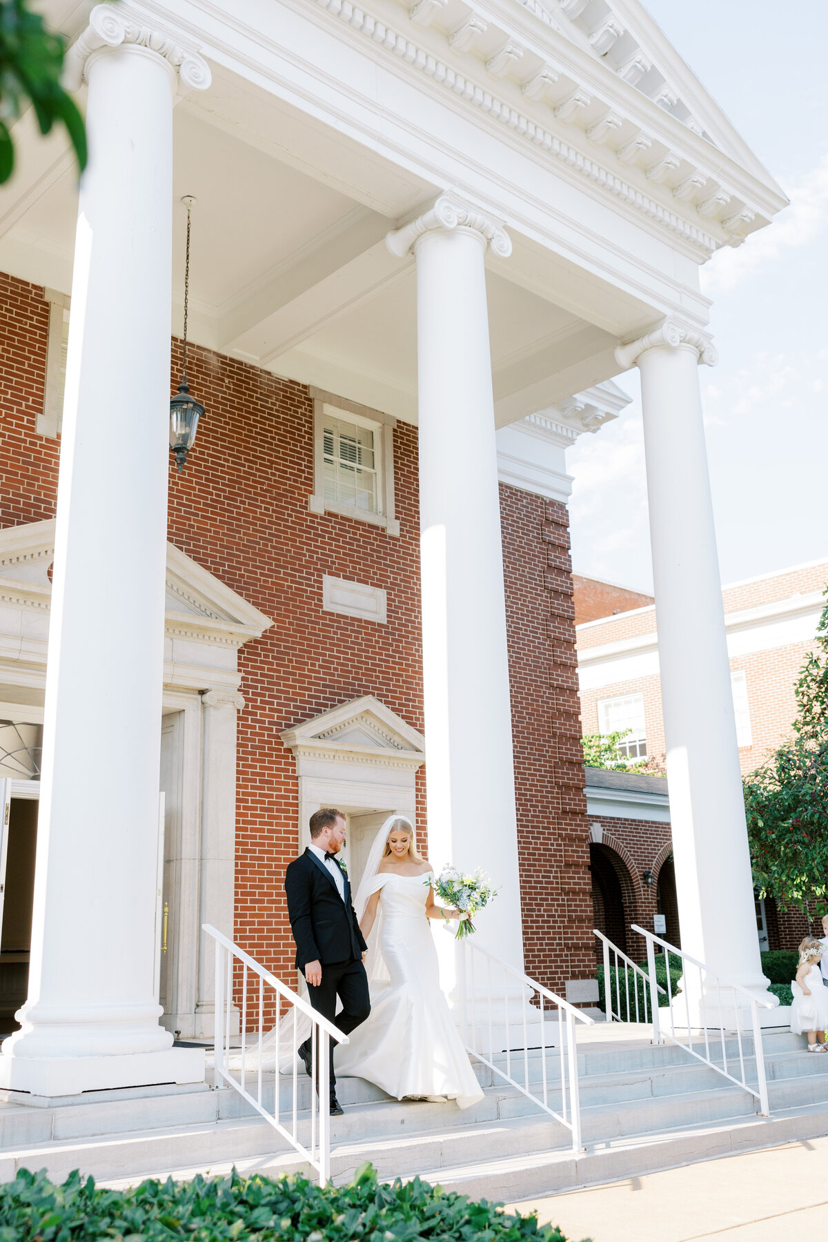 Arkansas Inn at Carnall Hall Wedding | Shalae Byrd-89