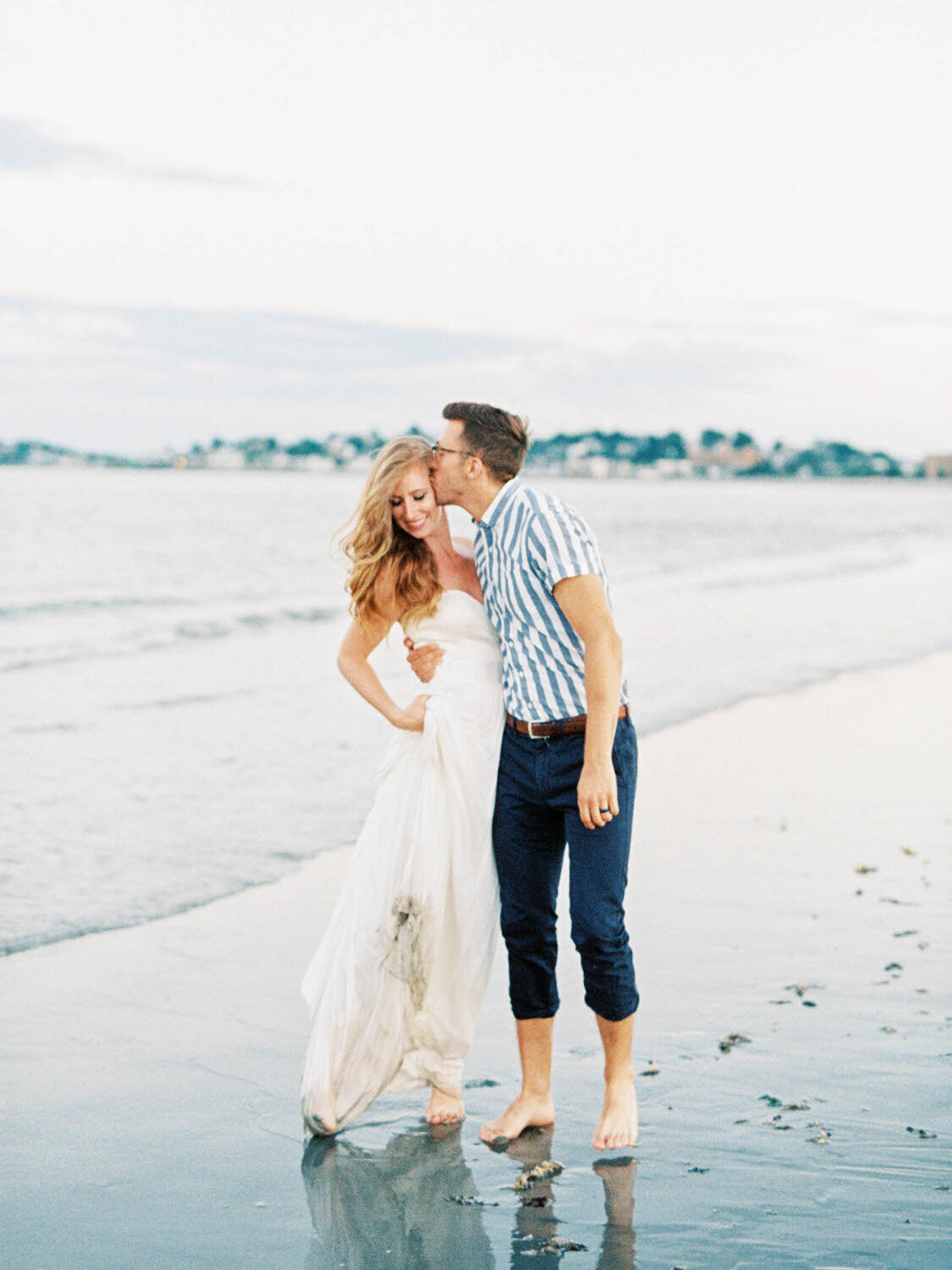 the-new-romantic-east-coast-luxury-wedding-photography-newport-rhode-island-coastal-wedding-bride-and-groom-portraits-12