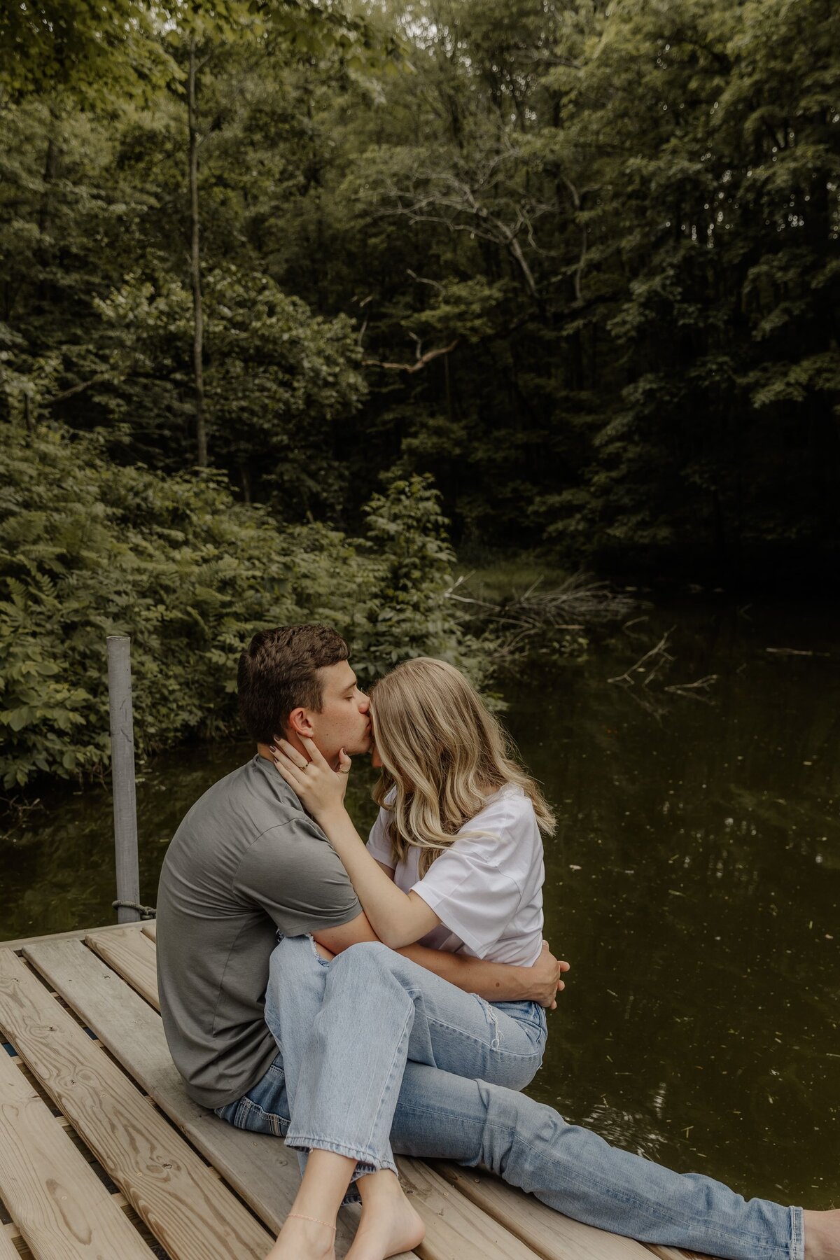 private-pond-couples-session-13