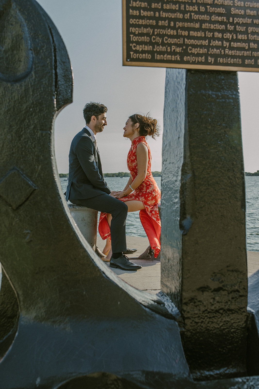 toronto-city-elopement-city-hall-ttc-subway-sugar-beach-fun-romantic-sumer-wedding-2813