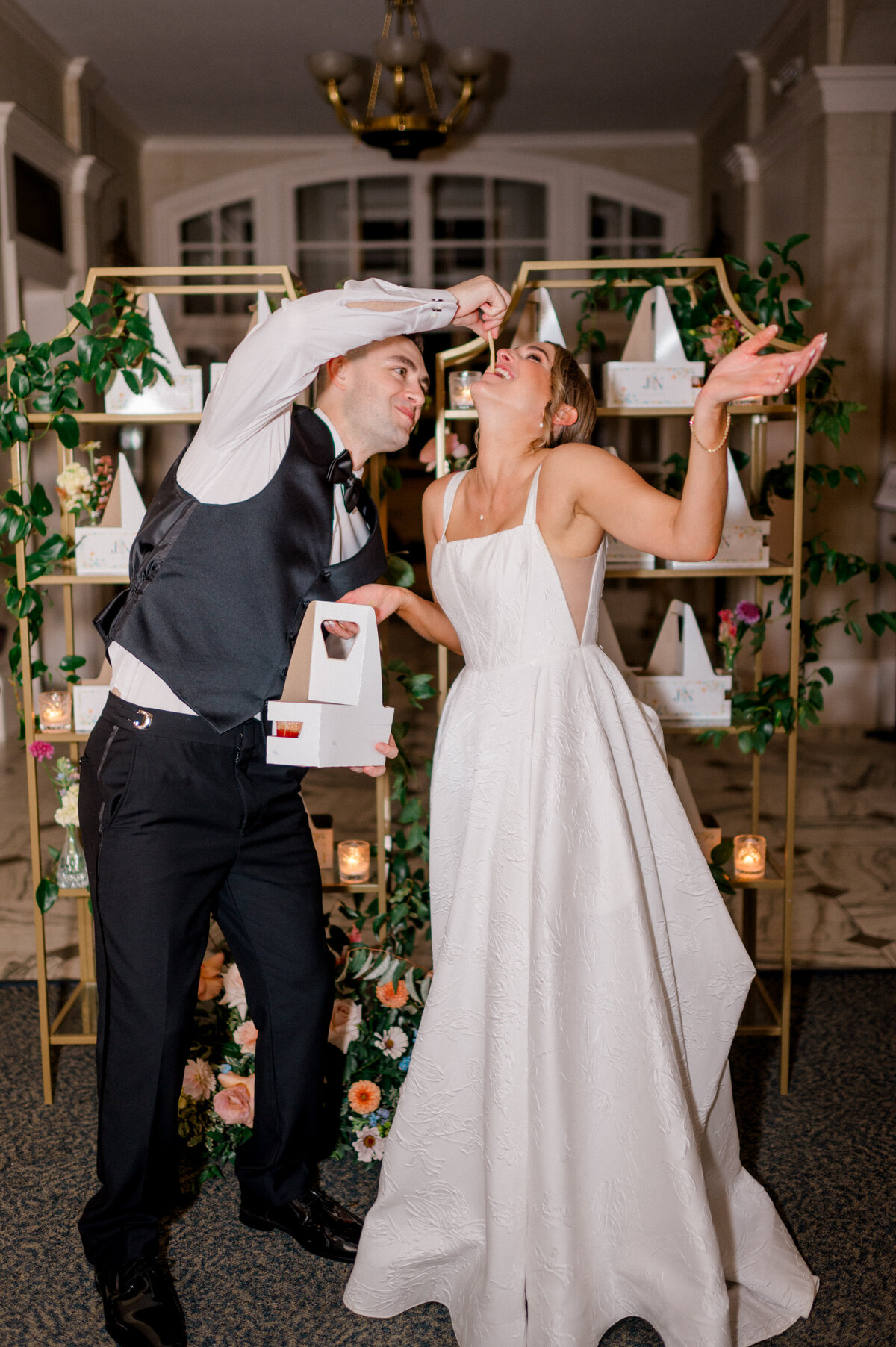 wedding-late-night-snack-fun-caddy