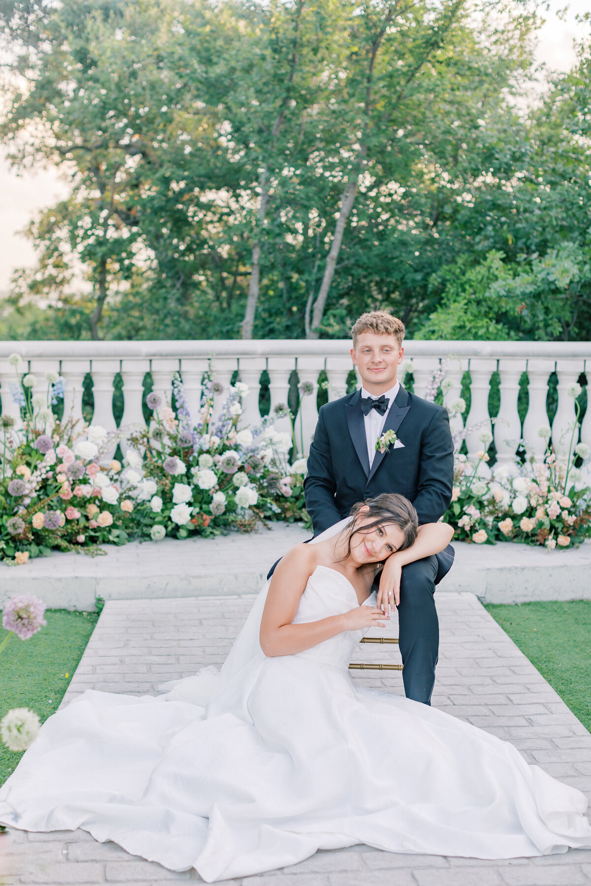 editorial-wedding-photography-bride-and-groom-in-elegant-attire