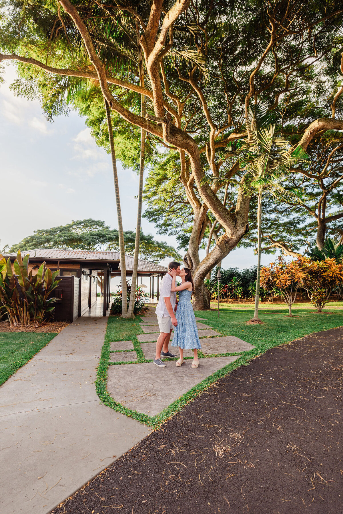 Hawaii-Engagement-Photos-Holualoa-Inn (78)