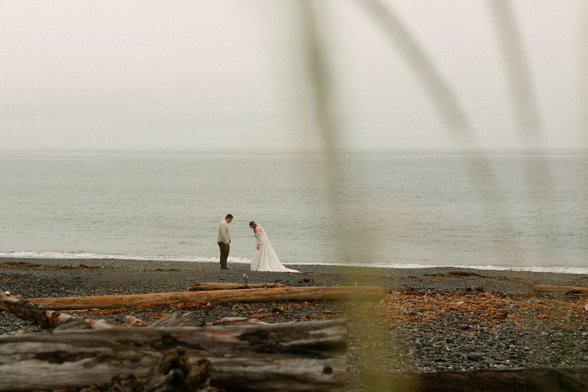 olympic-national-park-lake-crescent-rainy-spring-elopement-jayde-mikenzie-photography-28
