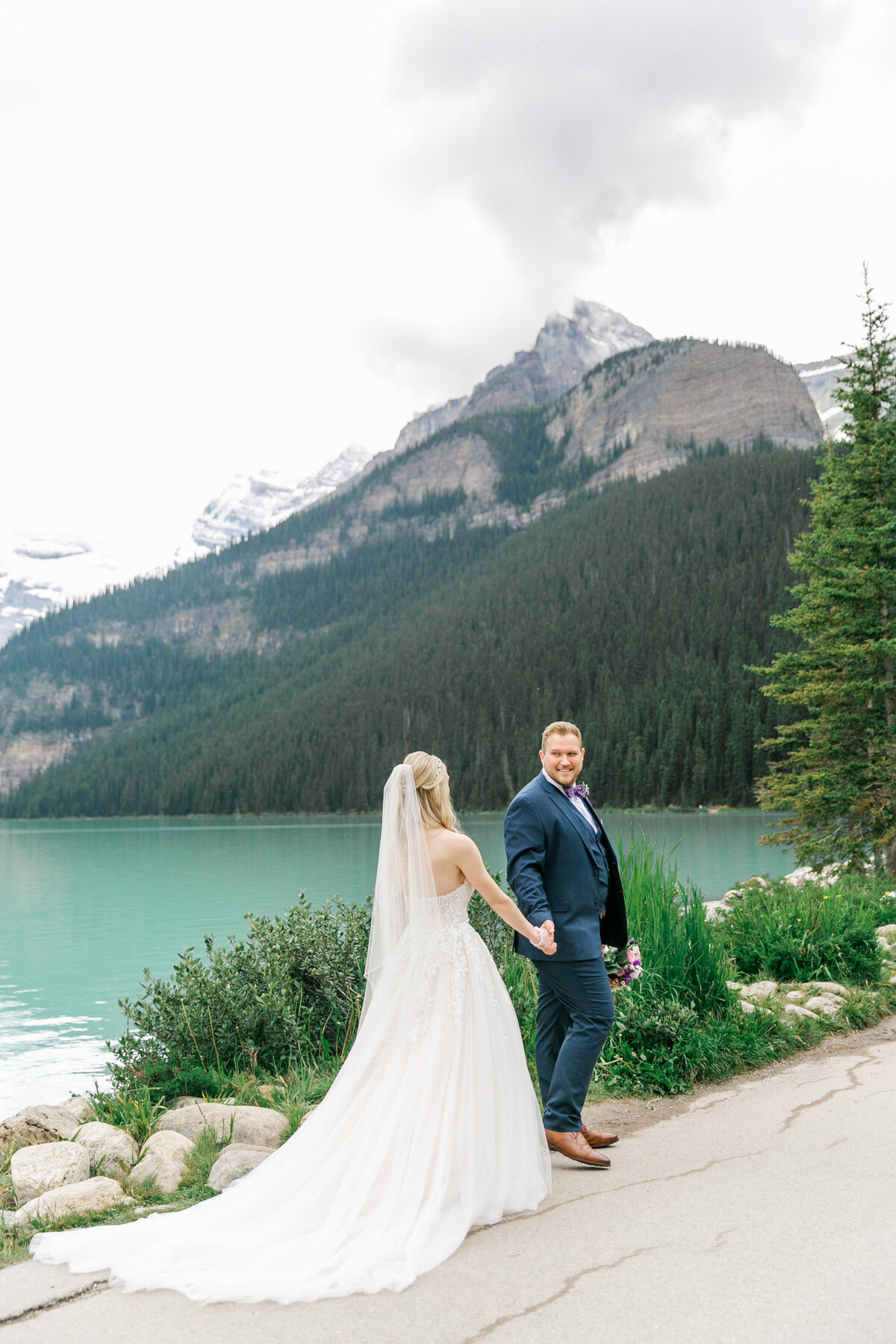 Karlie Colleen Photography - Fairmont Chateau Lake Louise Wedding - Banff Canada - Sara & Drew Forsberg-1040