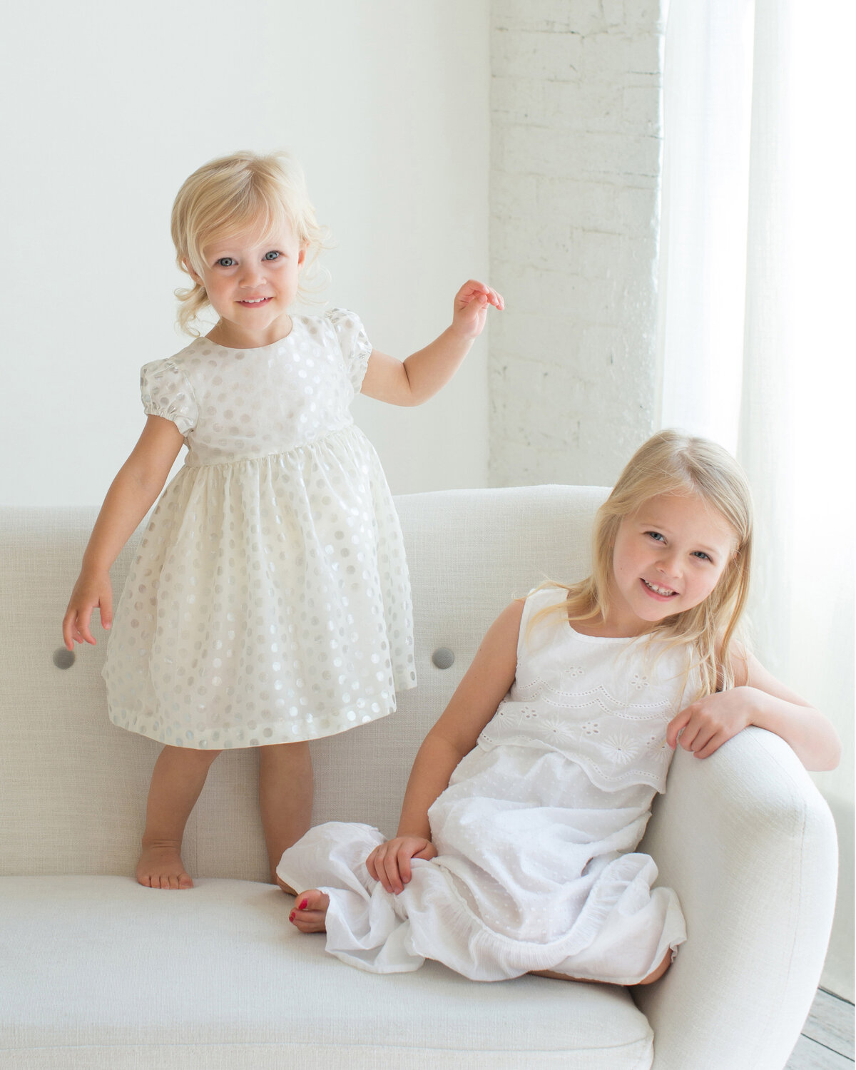 little-girls-in-white-dresses