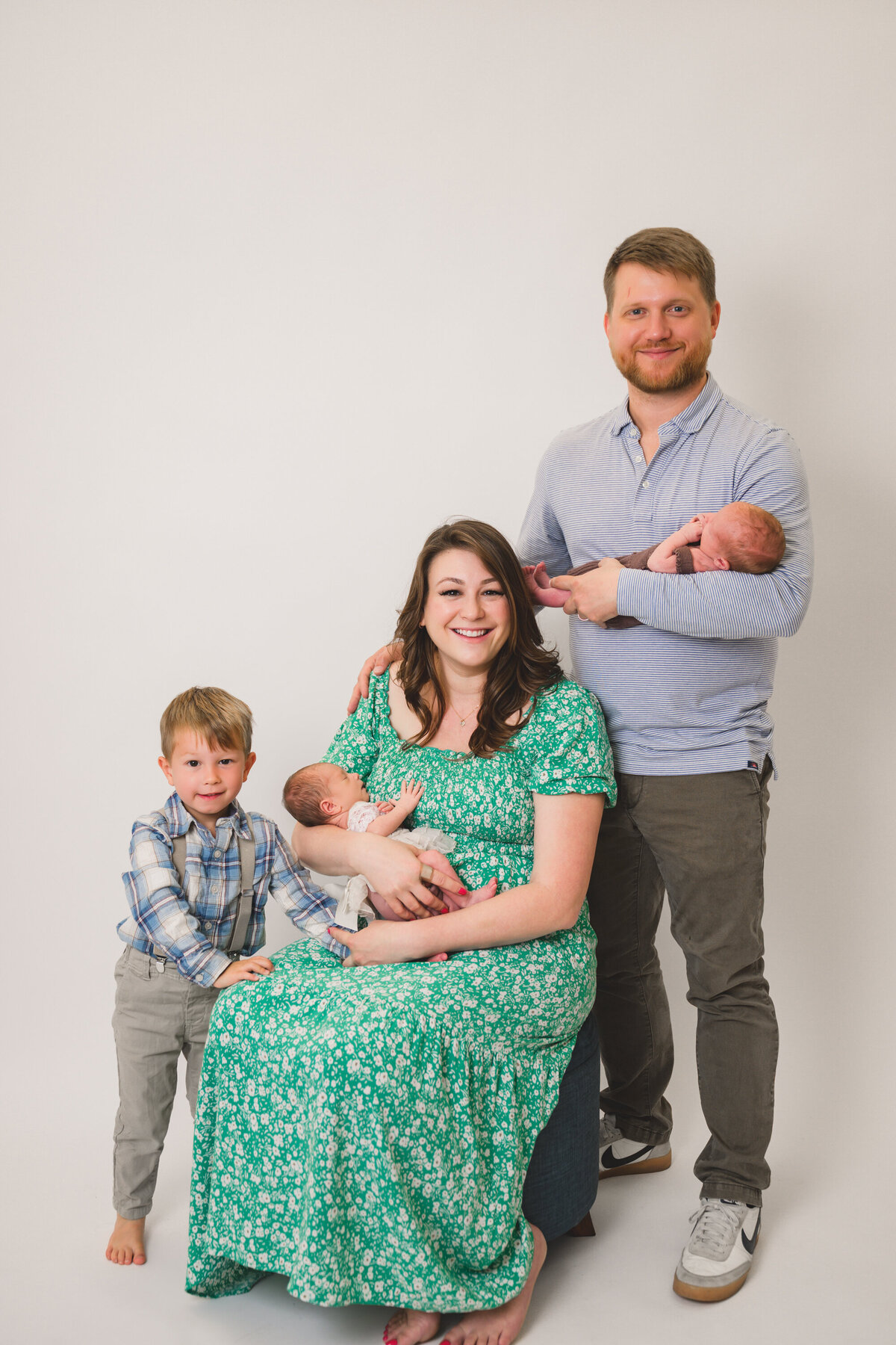 20250612-AnnaMunandarPhotography-MeganMullins-TwinBaby-MargotHenry-1953srgb-edit3000
