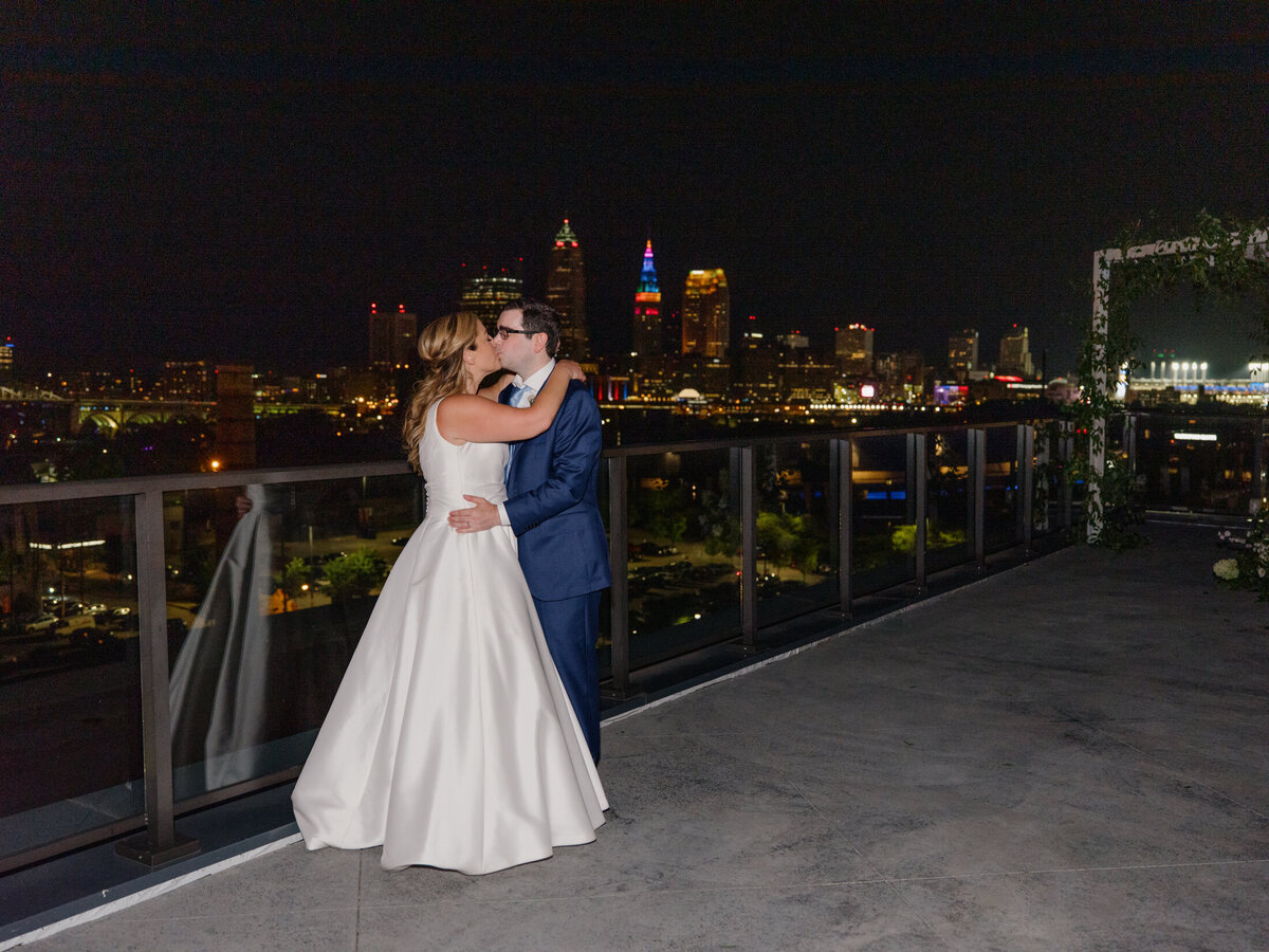truss-event-venue-cleveland-wedding-39