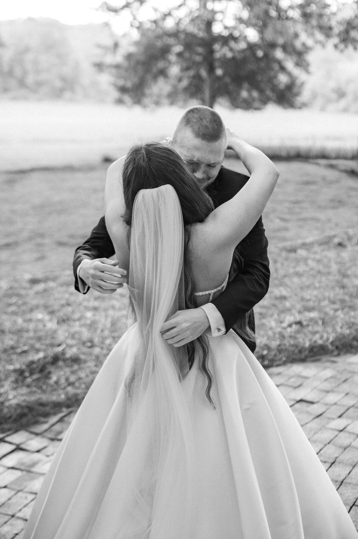erik_sam_wedding_first_look-9