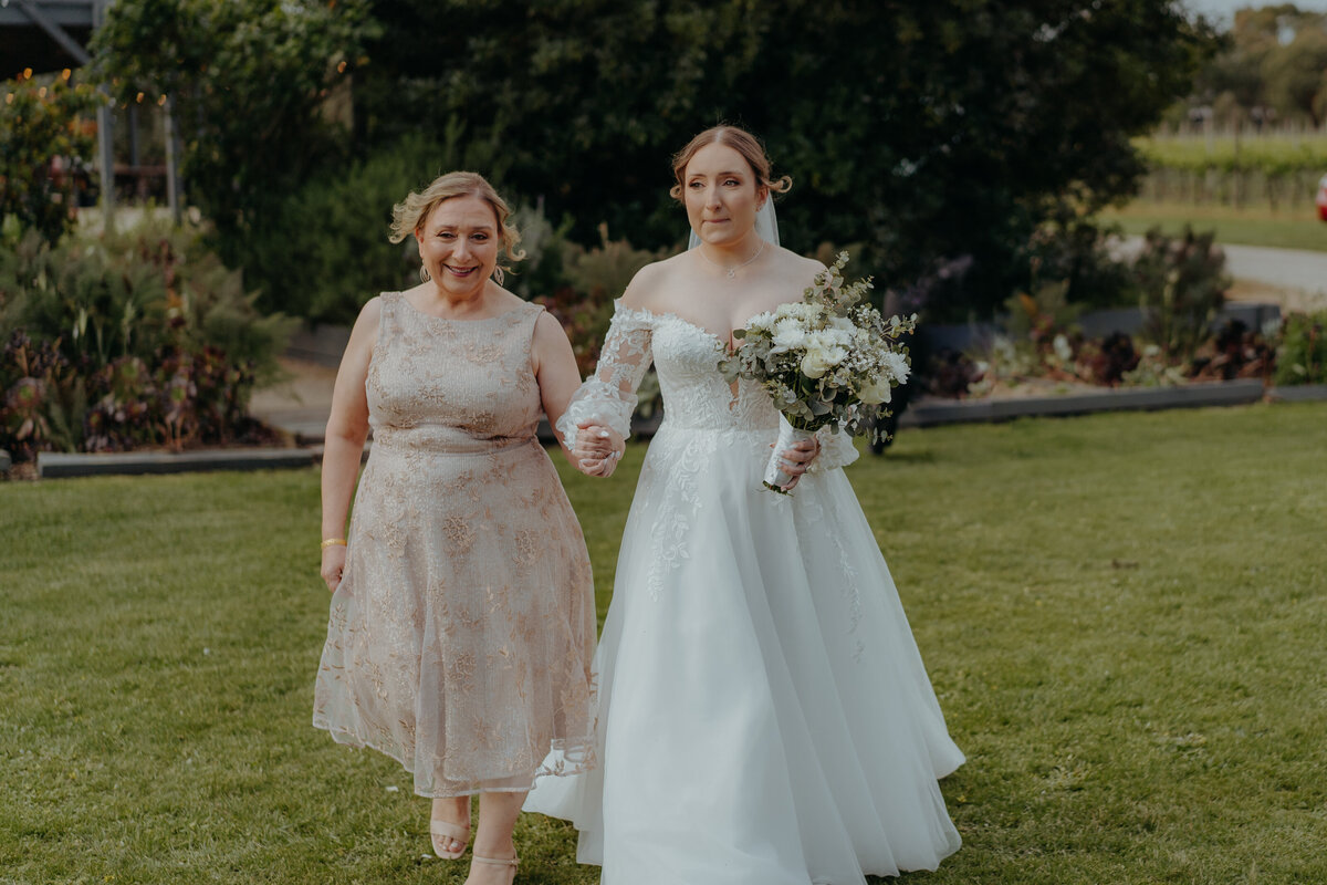 The bridal party by Balnarring Wedding photographer Jake Grinde