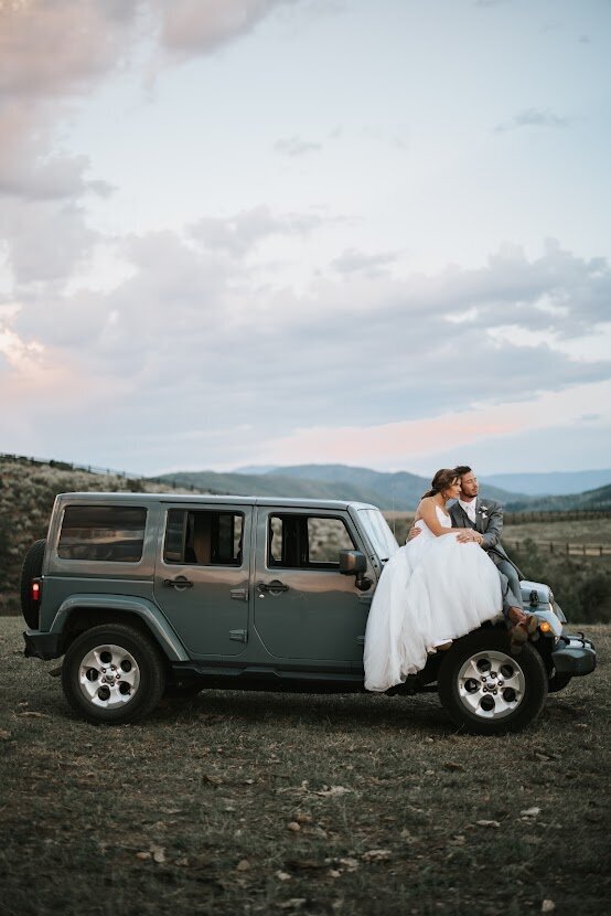 Jeep wedding photo
