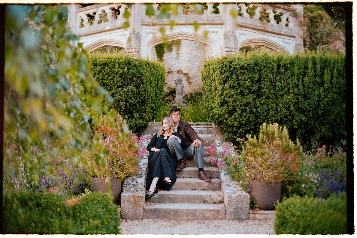 castle-combe-couple-portraits-analogue-5