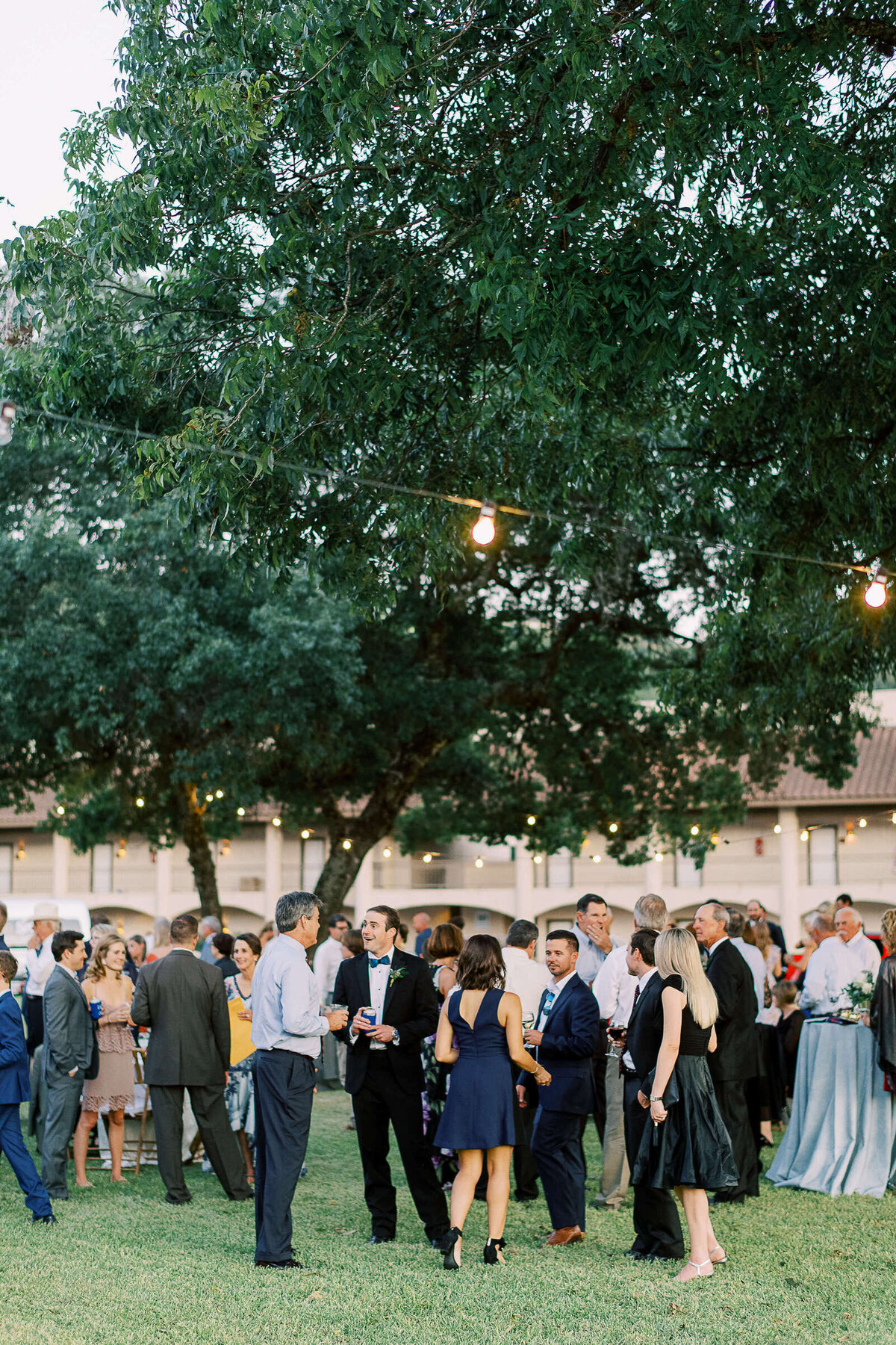 Cocktail hour at Tapatio Springs Hill Country Resort wedding