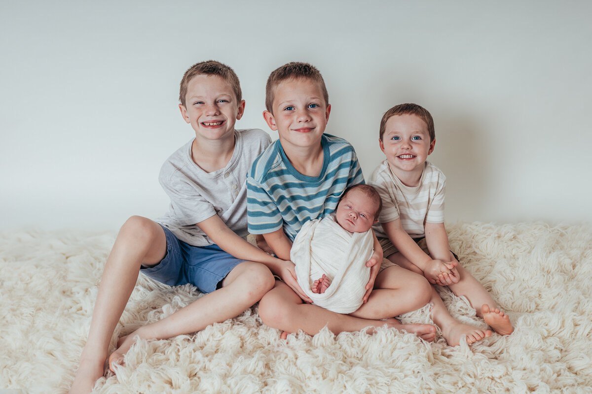 sibling newborn photos