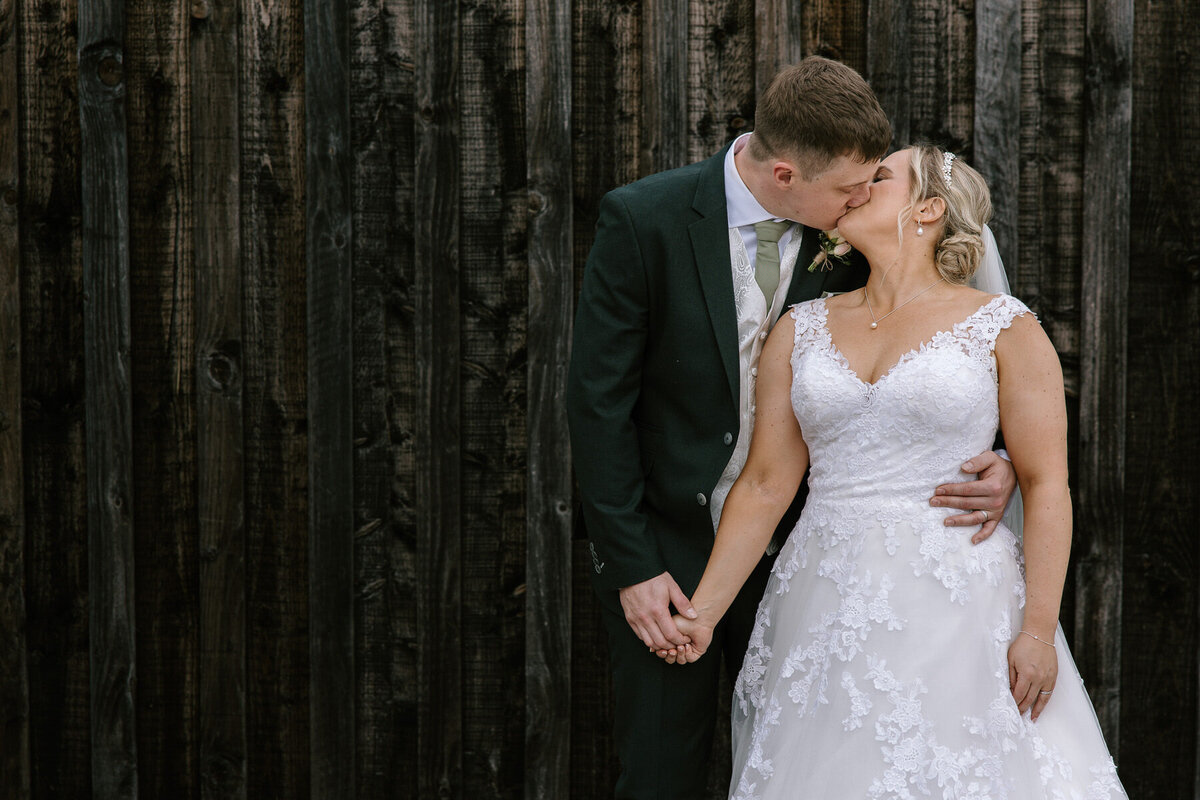 0374Sophie & Ross - Hazel Gap Barn - Dan Tomkins Photography-1