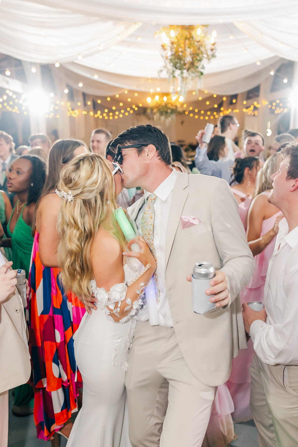 Sneak Peeks Creekside at Colliers End May Wedding | Lauren Elliott Photography | Emily & Kyle Anderson -172