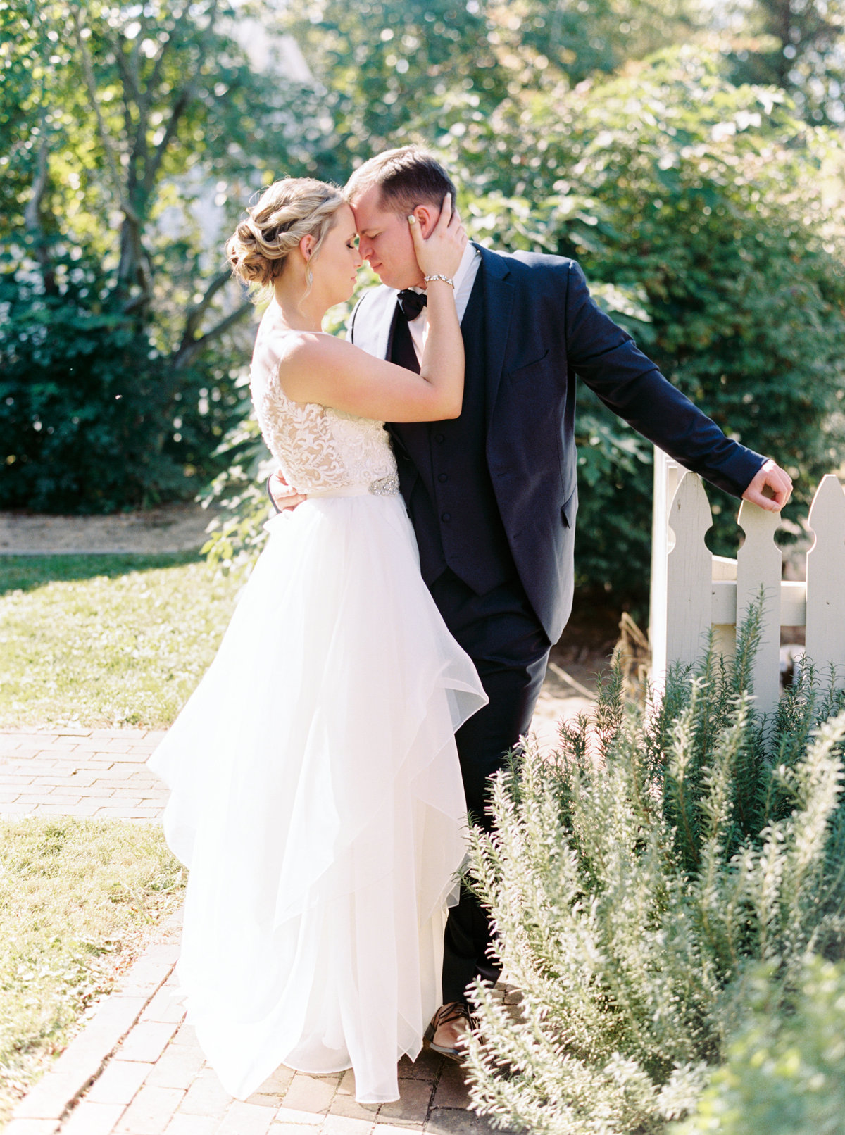 Easton_Maryland-fall-backyard-wedding-photographer-Richmond-natalie-jayne-photography-image-08-4 (2)