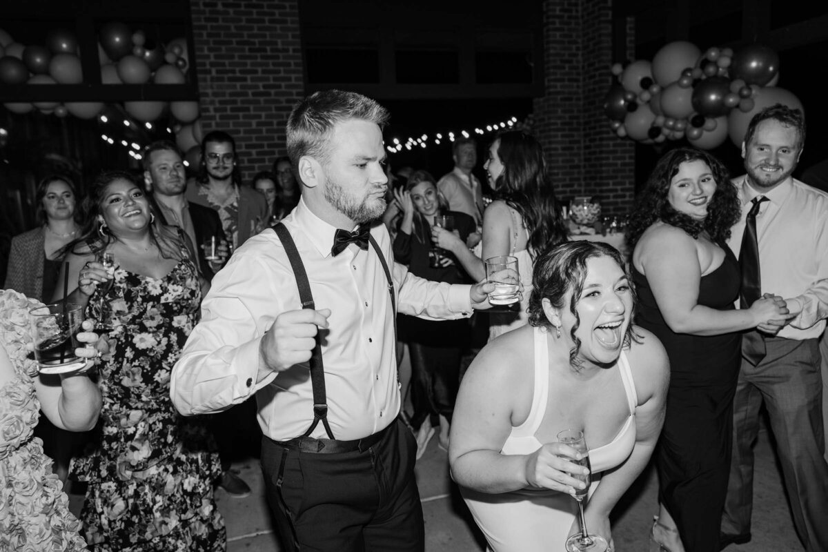 dance-floor-photos-of-newlyweds-1