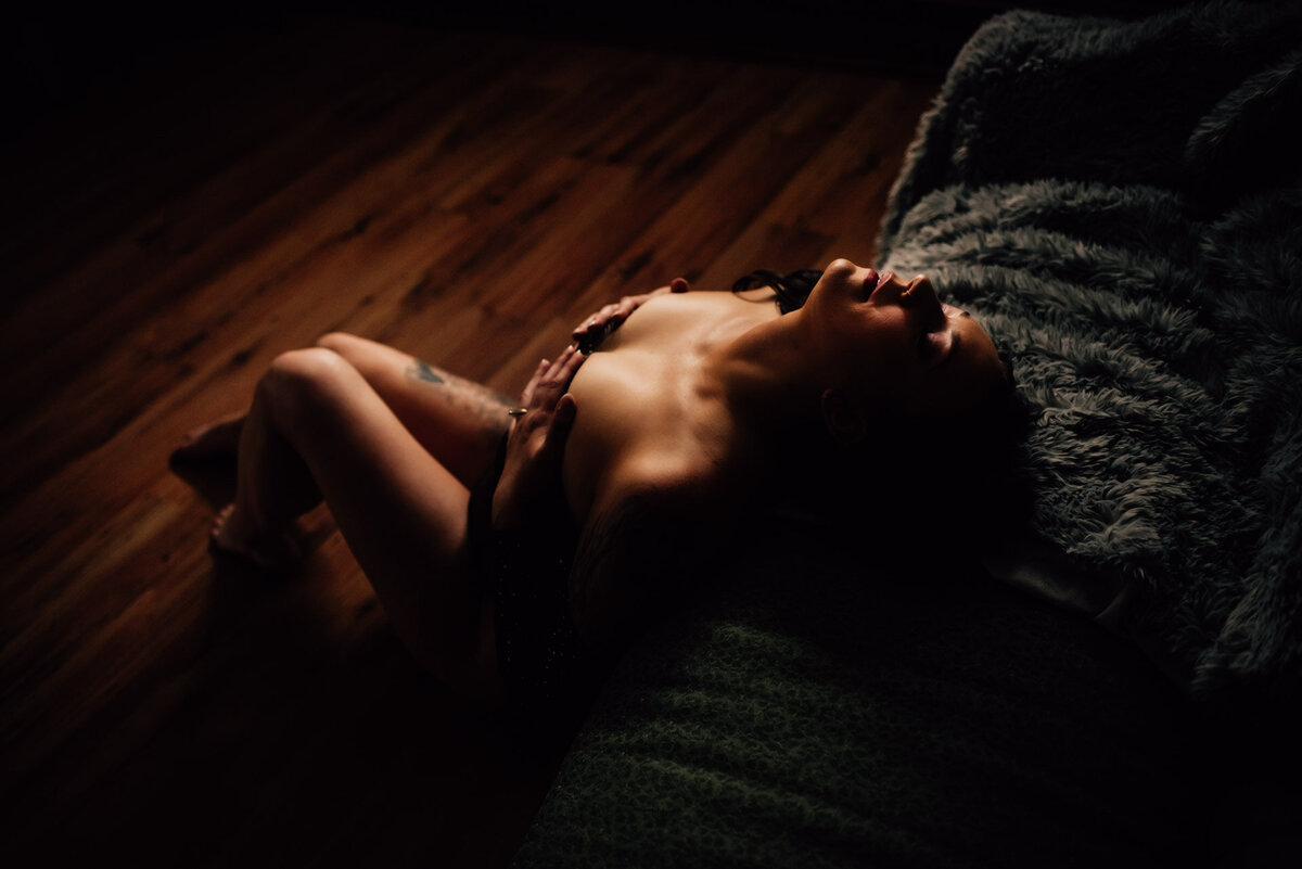 lindsey-m-boudoir-ottawa-936