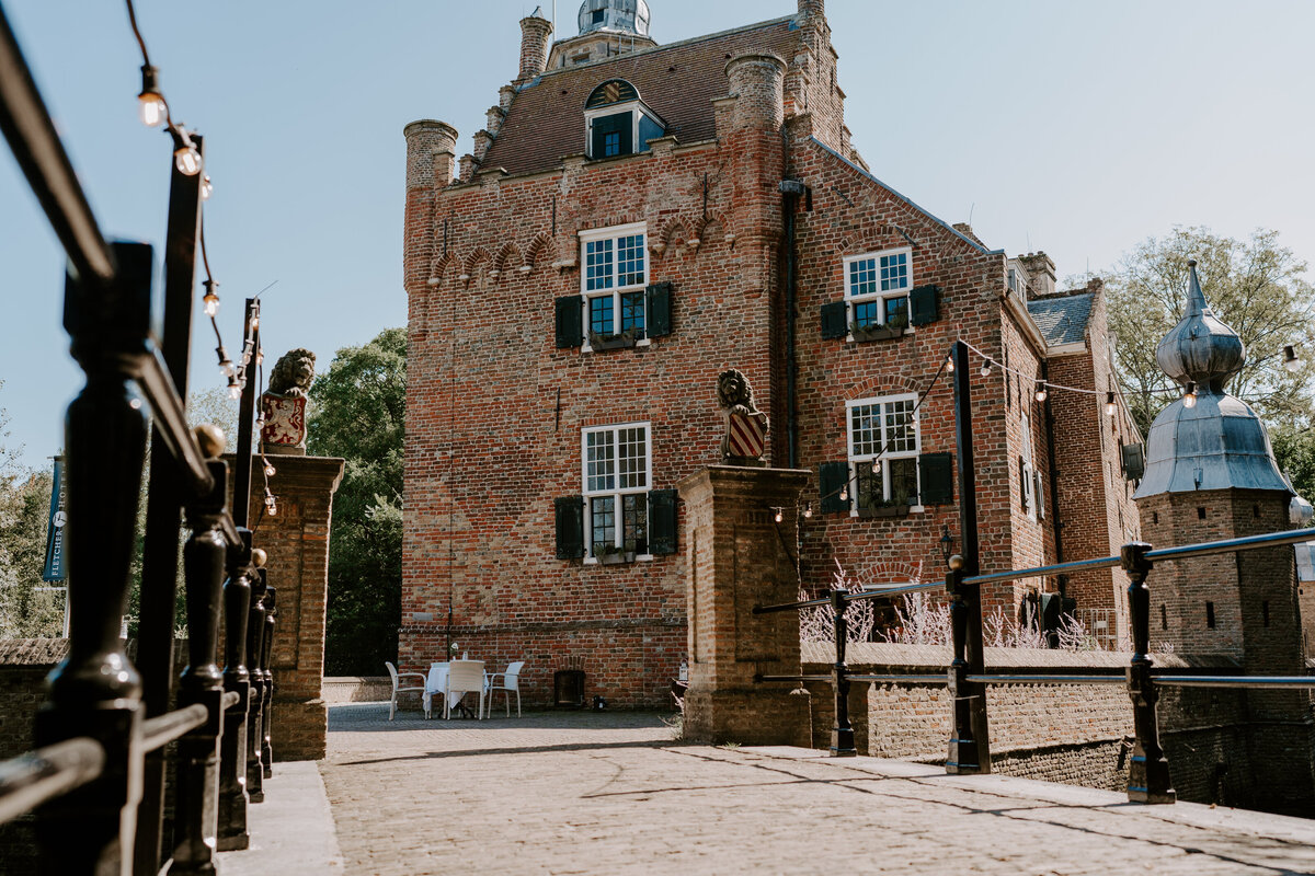 Trouwfotograaf in Zeeland. De leukste trouwlocaties in Zeeland vind je in deze blog. Door everatilroefotografie, trouwfotograaf in Middelburg,Zeeland