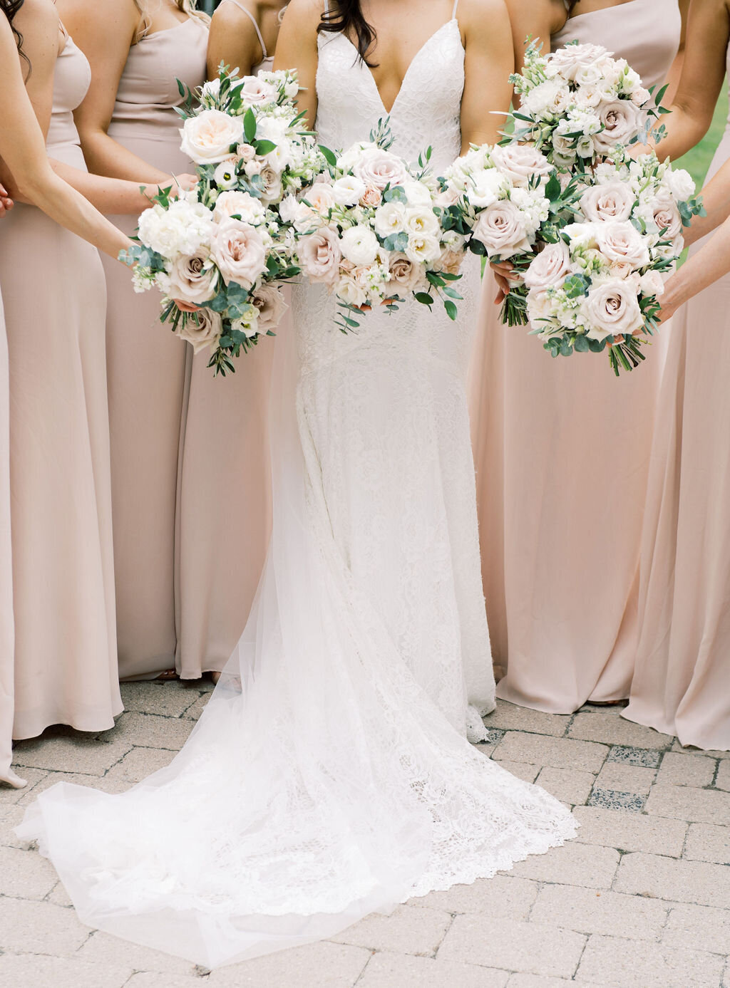 bridesmaids bouquets